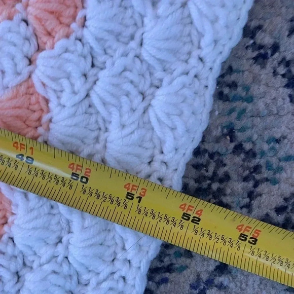 Baby Afghan crocheted shell pattern orange and white EUC! - Picture 3 of 4